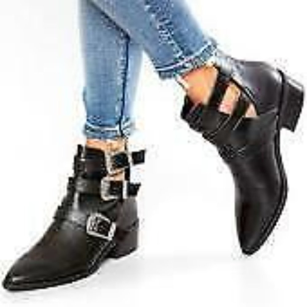 MADDEN GIRL Cecily Black Buckles Ankle Boot Booties sz 7